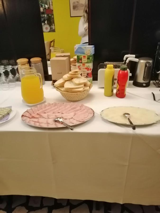 مبيت وإفطار فيروفيتيكا Sulentic Sobe I Restoran المظهر الخارجي الصورة