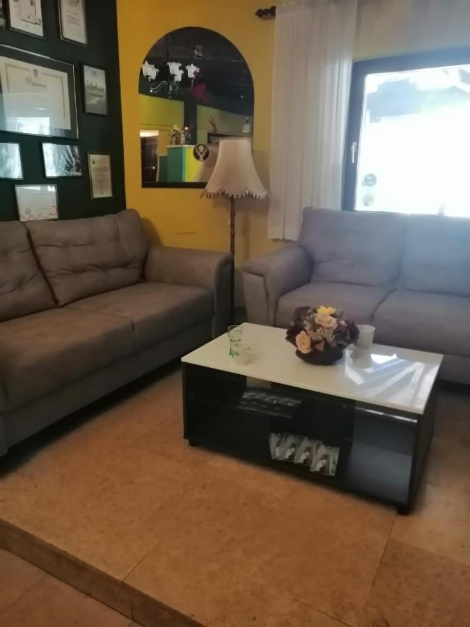 مبيت وإفطار فيروفيتيكا Sulentic Sobe I Restoran المظهر الخارجي الصورة
