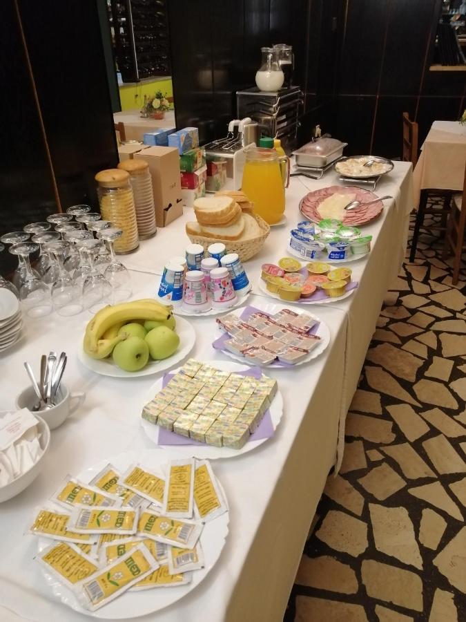 مبيت وإفطار فيروفيتيكا Sulentic Sobe I Restoran المظهر الخارجي الصورة